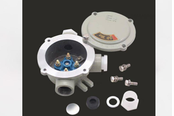 防爆接線盒內(nèi)部圖，防爆三通接線盒，防爆直通接線盒，防爆過線盒，AH型號(hào)防爆接線盒穿線盒過線盒