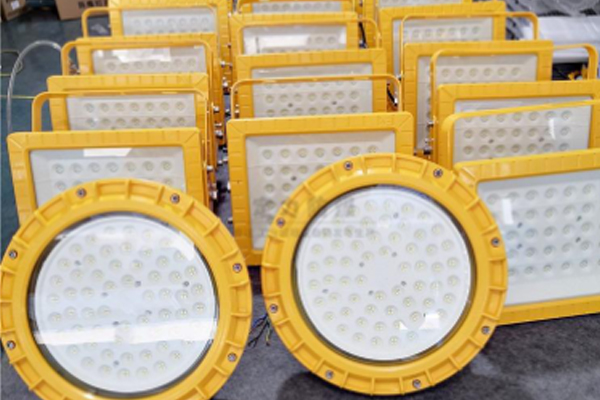 加油站防爆LED投光燈，油漆車間防爆LED燈，現(xiàn)場污水泵防爆LED燈，防爆蝶閥控制箱，氣體防爆投光燈，