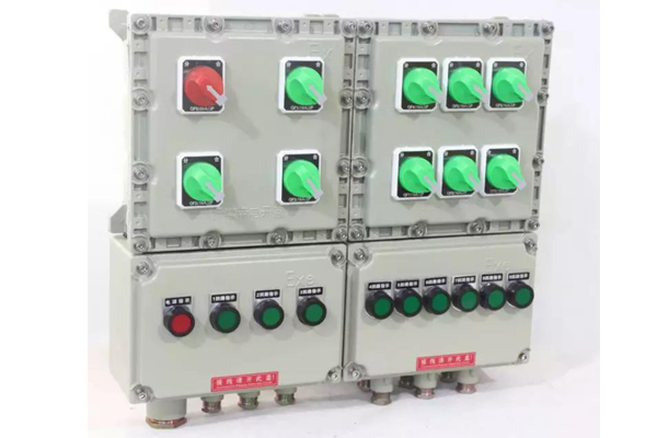 防爆照明動(dòng)力配電箱，油田現(xiàn)場(chǎng)防爆照明動(dòng)力配電箱，煉化廠用防爆配電箱，消防應(yīng)急防爆配電箱，管廊防爆照明動(dòng)力配電箱