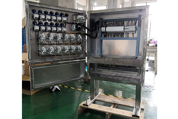 不銹鋼防爆配電柜，現(xiàn)場(chǎng)防爆不銹鋼配電柜，不銹鋼防爆動(dòng)力配電柜，油庫房不銹鋼防爆動(dòng)力檢修柜